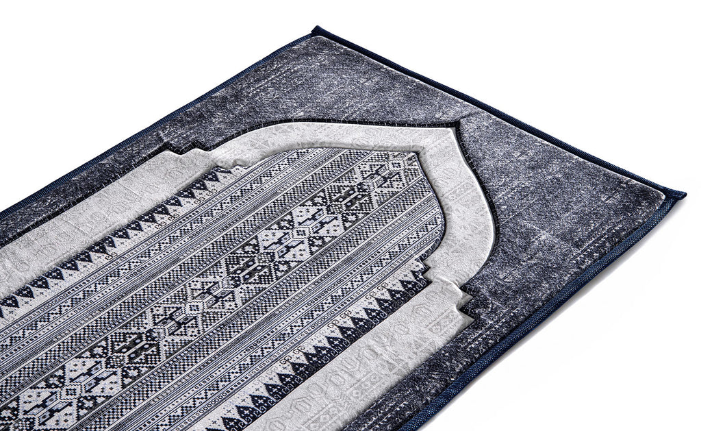 Arabian Arch Premium Prayer Mat | Urban Rugs KSA

